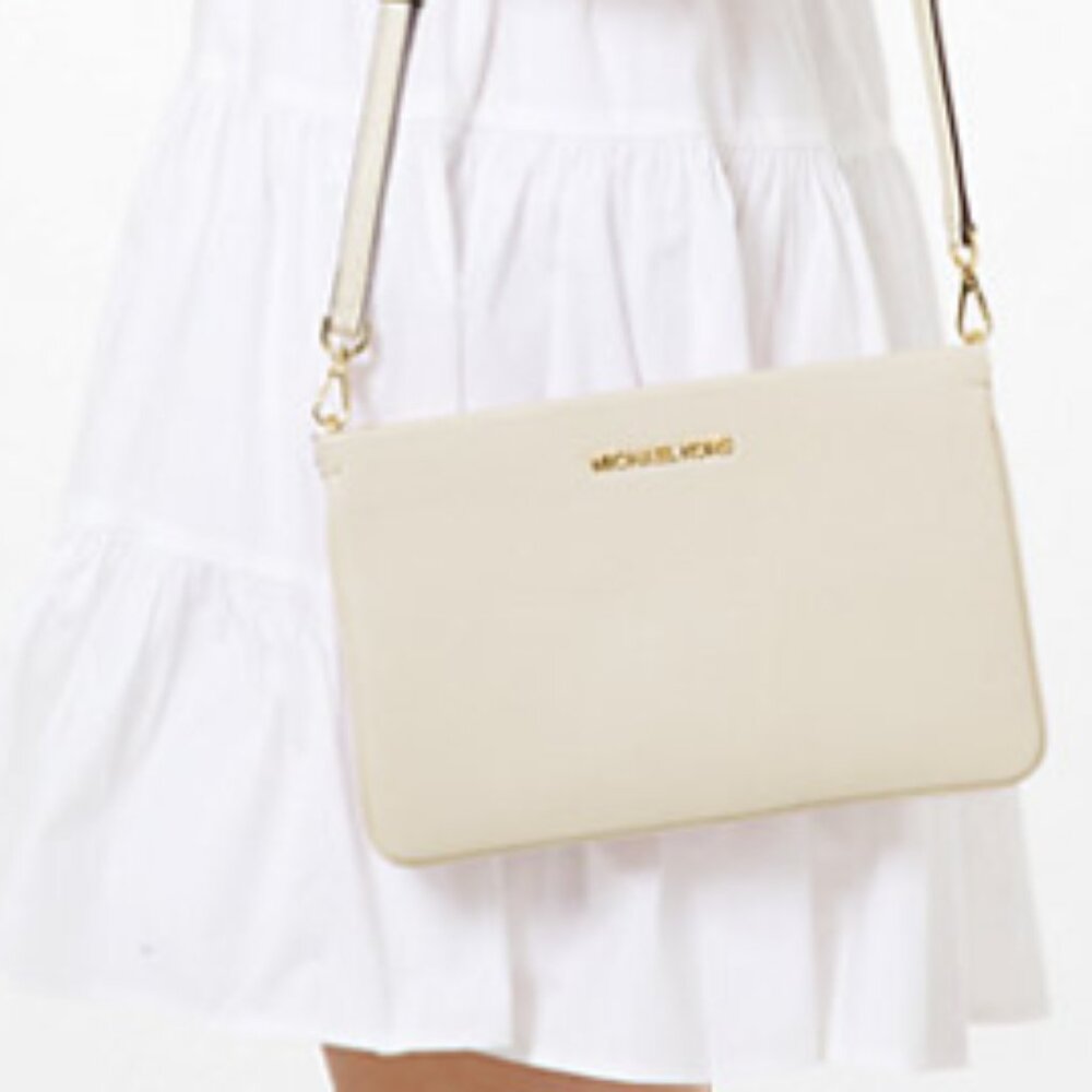 Crossbody purse